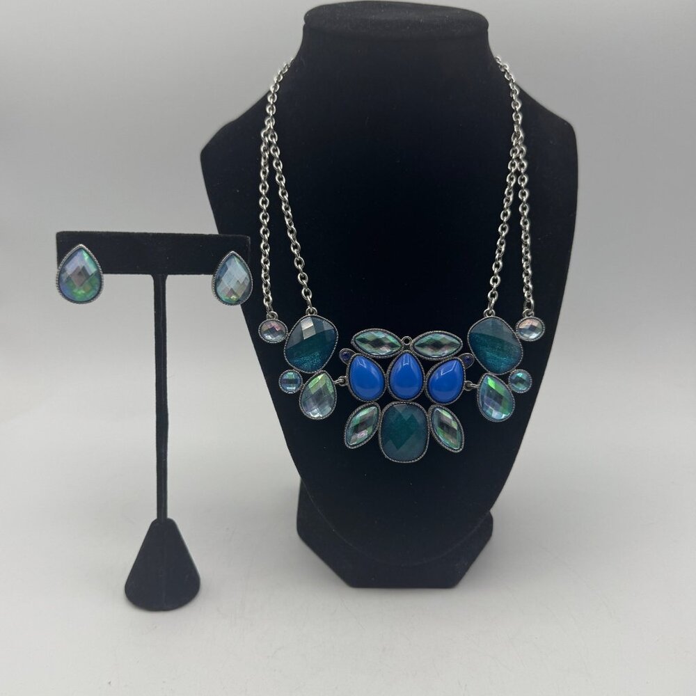 Charming Charlies Statement Necklace Earrings Set 16 Inch Chain 3 Inch Extender